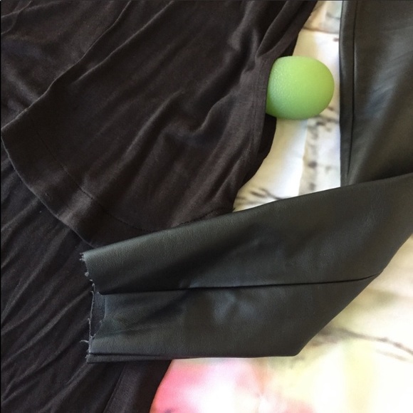 Xs BCBG high low faux leather sleeves top - Picture 4 of 6